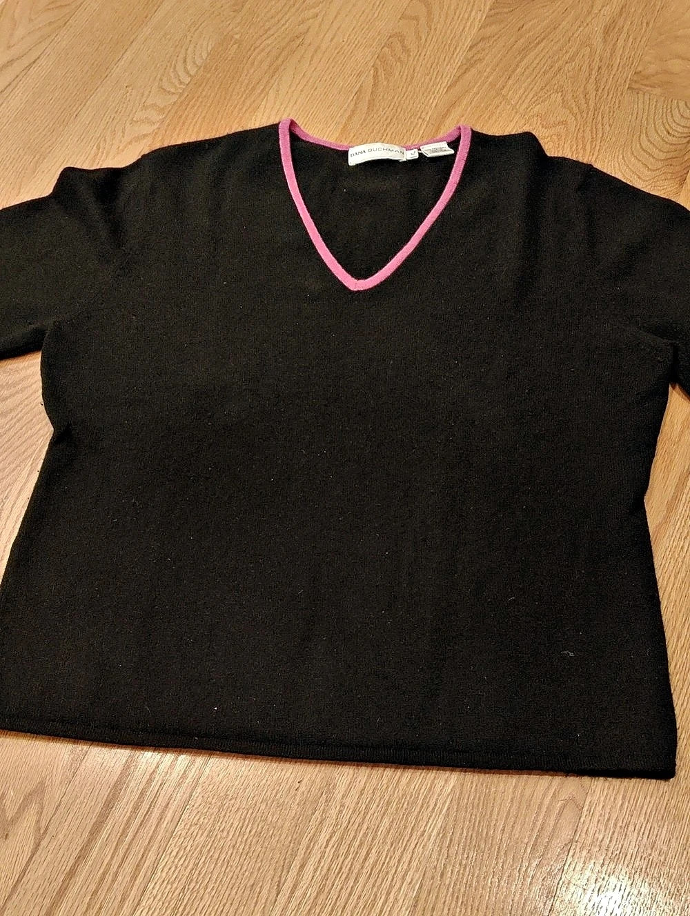 Dana Buchman Cashmere V-Neck Sweater in Black & Pink Size XL